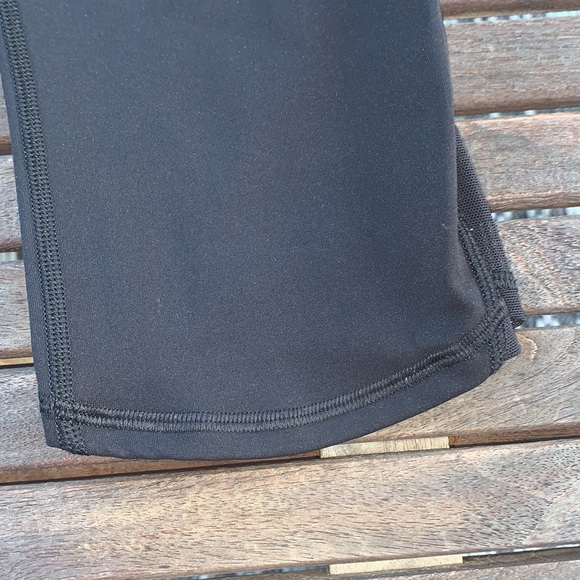 Lululemon Train times crop leggings with cute mesh detail - Picture 6 of 7